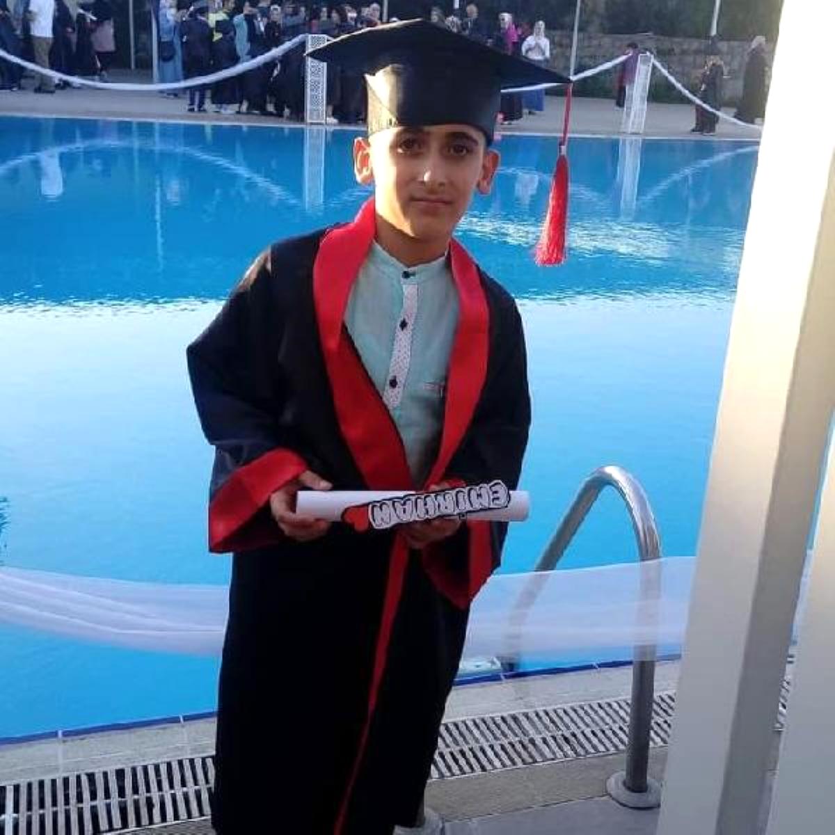 | Kalp krizinden ölen 13 yaşındaki Emirhan'ın fenalaştığı anlar kameraya yansıdı